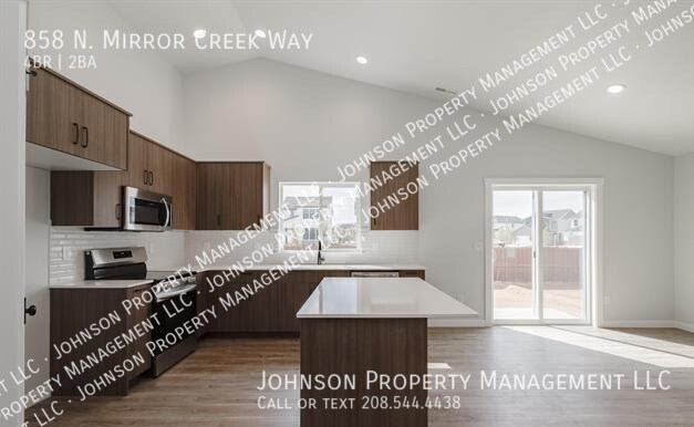Foto del edificio - 858 N Mirror Creek Way
