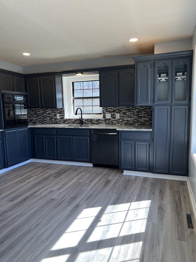 Foto del edificio - 505 Mallory Ct