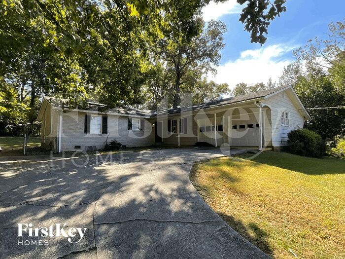 Primary Photo - 2030 Chestnut Hill Cir