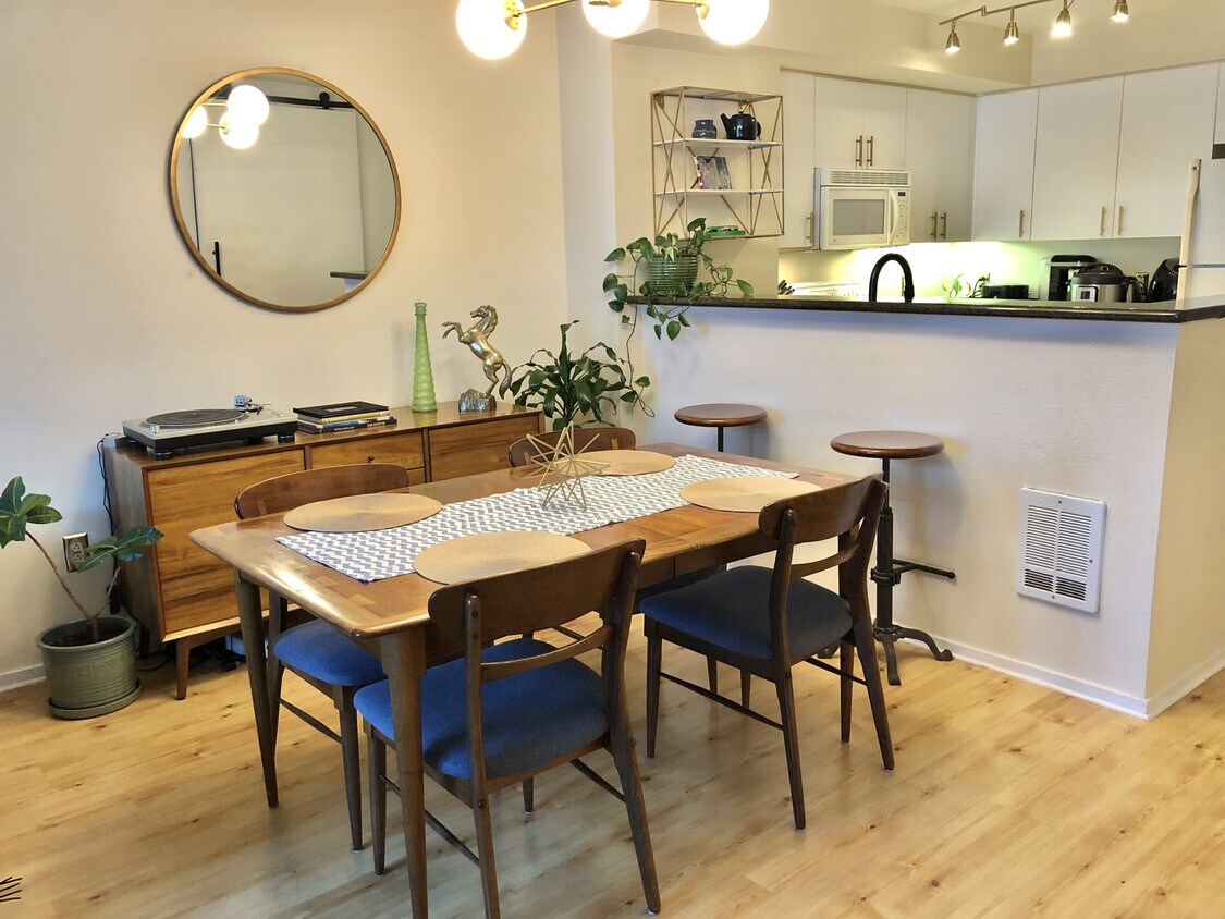 Dining Room - 8200 Oceanview Ter
