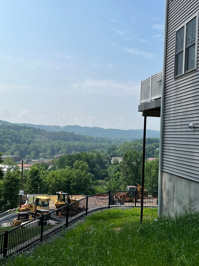 Laurel Hills Townhomes 60 Jefferson St Easton, PA Apartments for