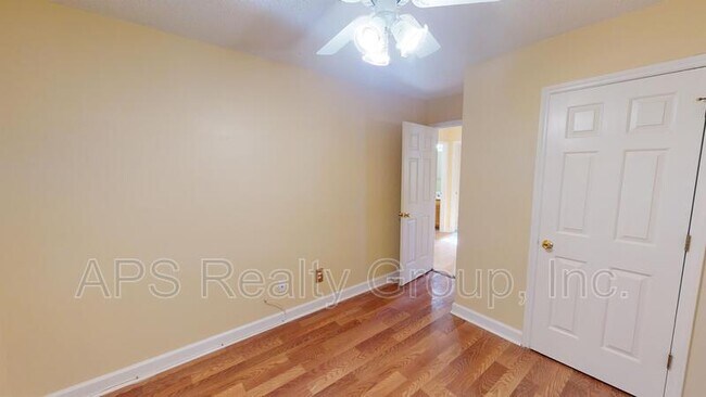 Building Photo - 1707 Park Terrace Ln