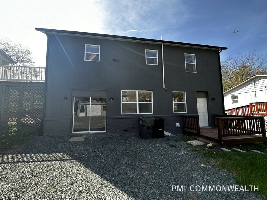 Primary Photo - 1305 King St