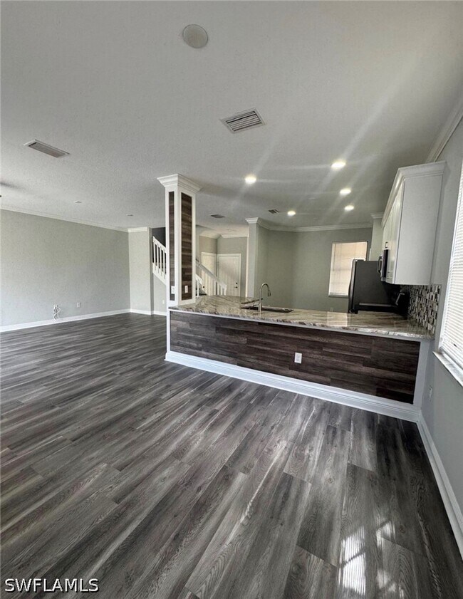 Foto del edificio - 7614 Bristol Cir