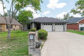 Building Photo - 2313 Lilac Ave