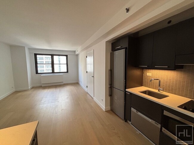 Building Photo - East 39th Street Building Photo - East 39th Street