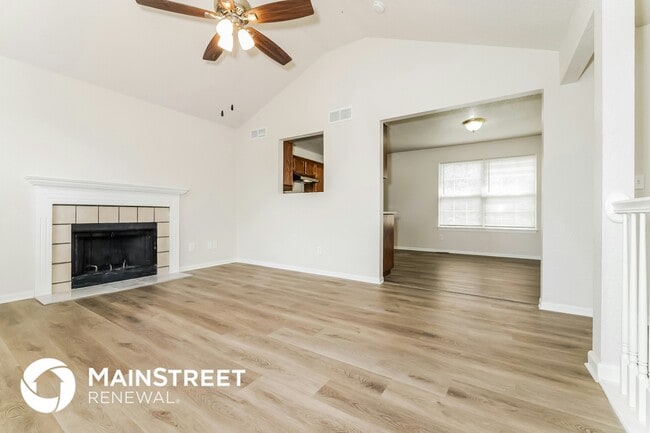 Building Photo - 20229 E 17th St N