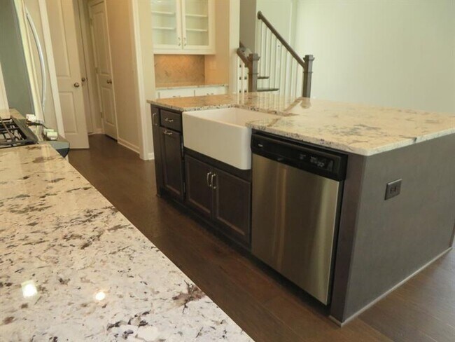 Foto del edificio - 3638 Moorewood Ln S E
