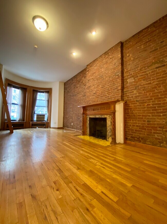 Foto del edificio - 306 W 73rd St