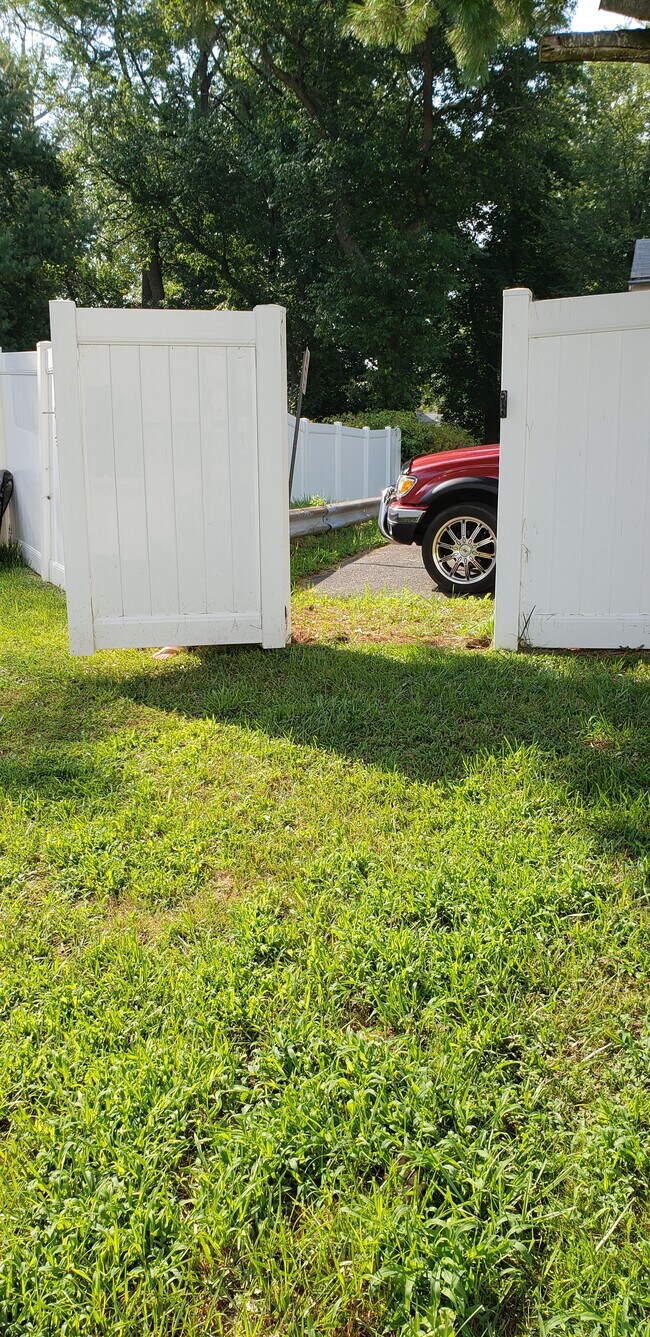 27 Franklin Dr, Voorhees, NJ 08043 Townhouse for Rent in Voorhees, NJ