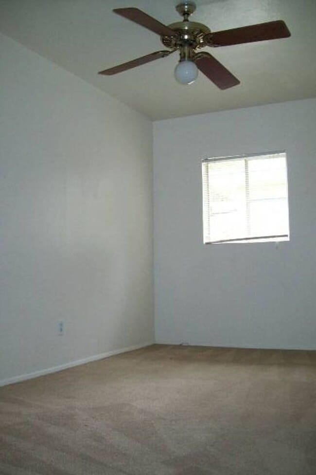 Building Photo - ? 1 Bed 1 Bath in Tempe – Available August...