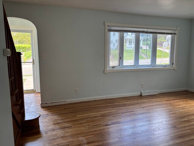 Foto del edificio - 58 Burr Ave