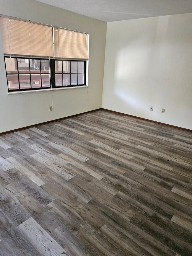 Foto del edificio - 2146 Tanglewood Ave