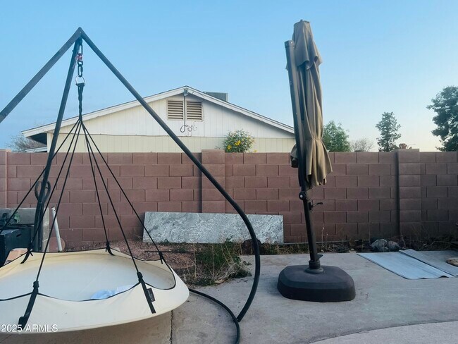 Foto del edificio - 2459 E Baltimore St