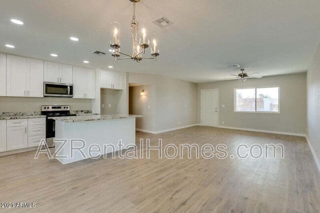 Building Photo - 1112 W Dragoon Ave