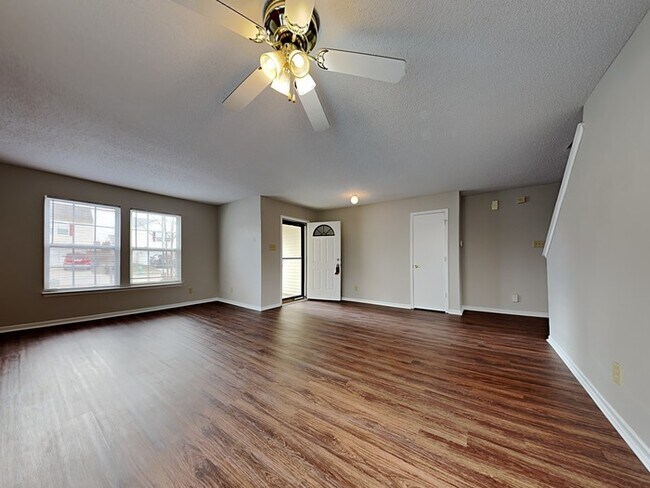 Building Photo - 4 bed 2.5 bath with back deck near Brownsb...
