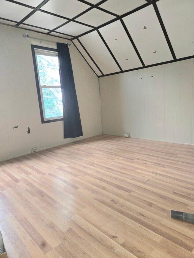 Building Photo - 111 Redlyn St