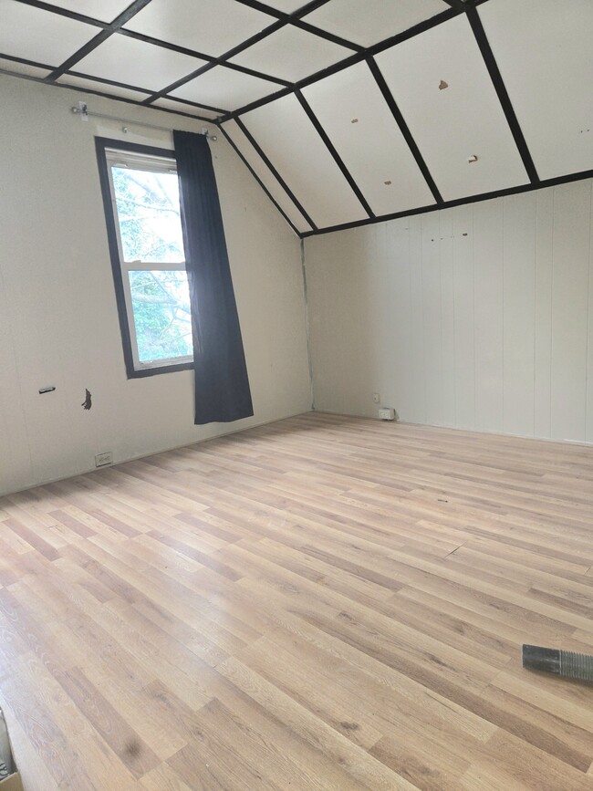 Photo - 111 Redlyn St House