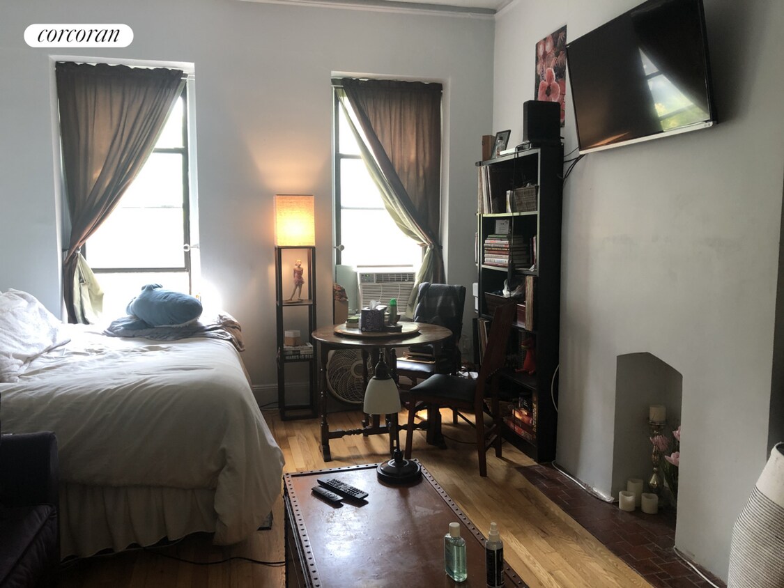 Foto principal - 337 E 85th St