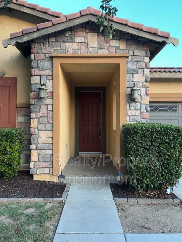 Building Photo - 30364 Skipstone Way