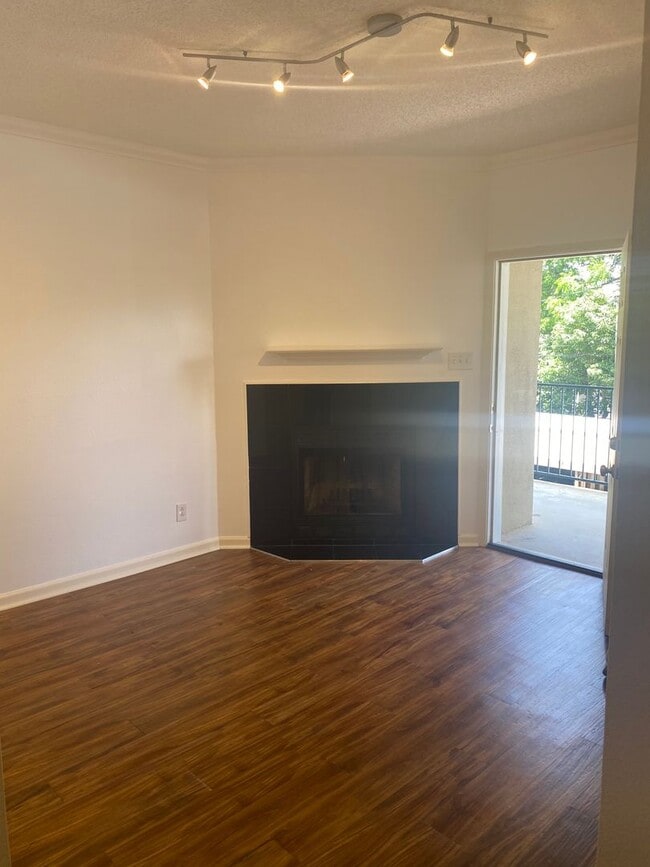 Photo - Marina Pointe One Bedroom Unit Apartment