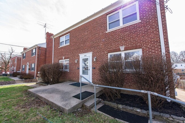 Building Photo - 3053 N Hegry Cir