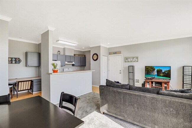 Building Photo - 22855 E Country Vista Dr