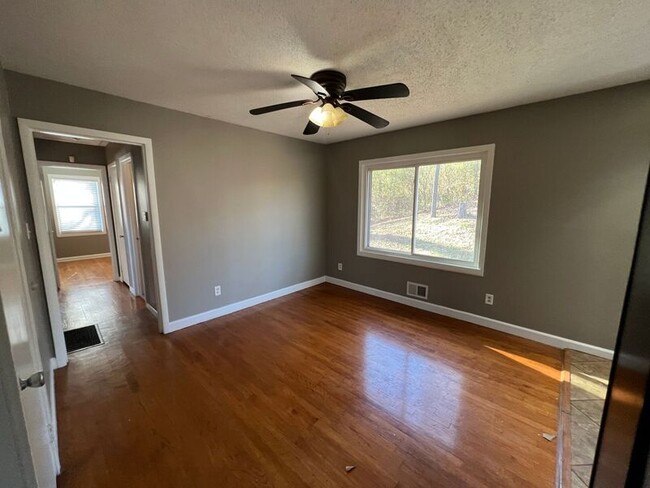 Foto del edificio - 5830 Walnut Grove Rd