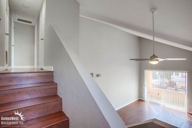 Building Photo - Charming 2Bdm 2Ba Condo in The Venetian Community of La Jolla