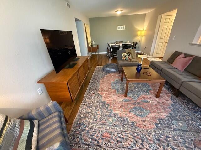 Foto del edificio - 111 Fieldcrest St