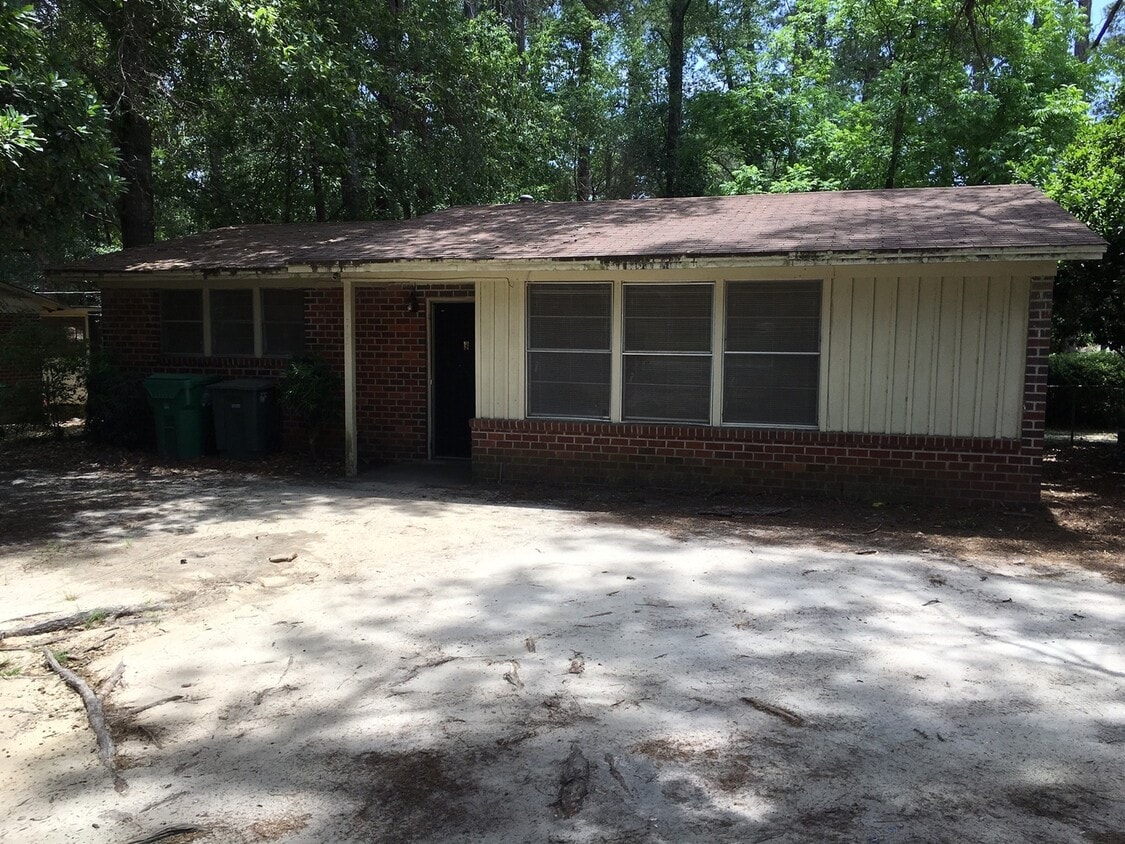 Primary Photo - Charming 3 Bedroom / 1 Bath Home in Valdosta!