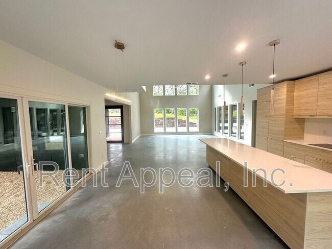 Building Photo - 3475 Cascade Palmetto Hwy