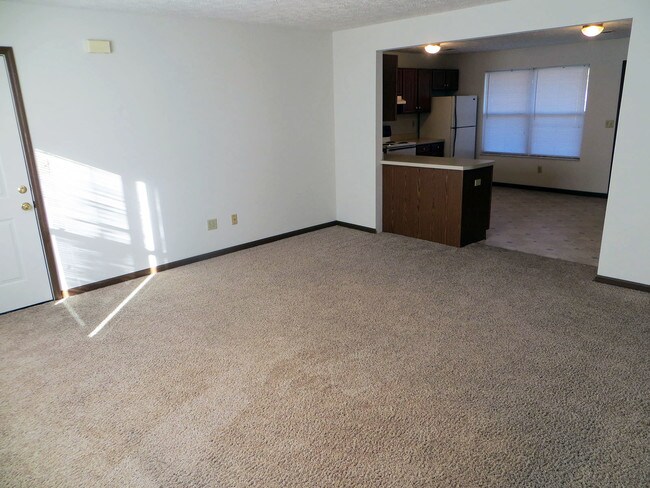 Building Photo - 2125 Tenbrink Dr
