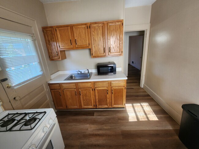 Baño - 701 Grant Ave