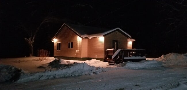 Building Photo - 1596 Schmidt Rd