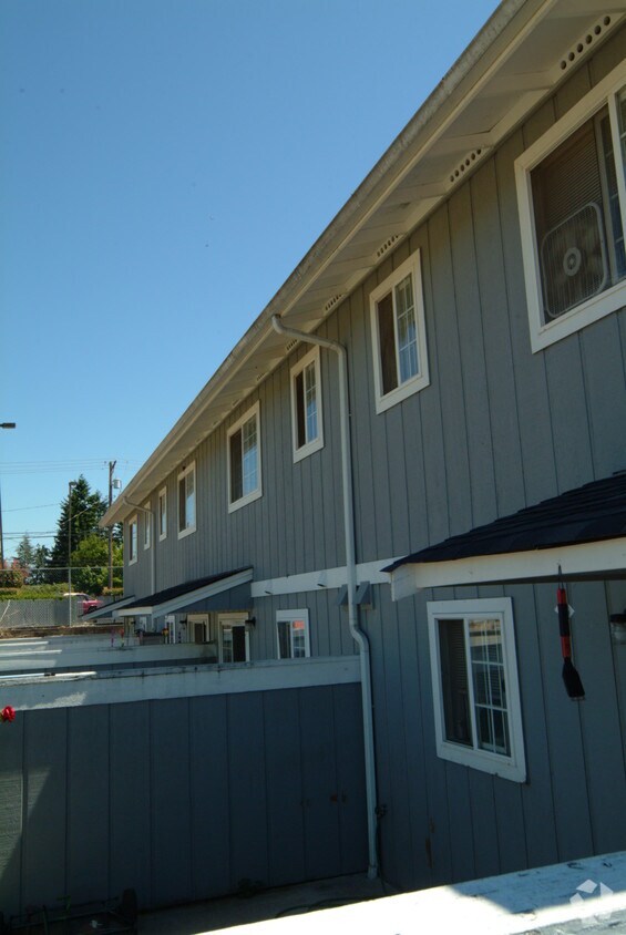 Building Photo - 8021-8022 S C St