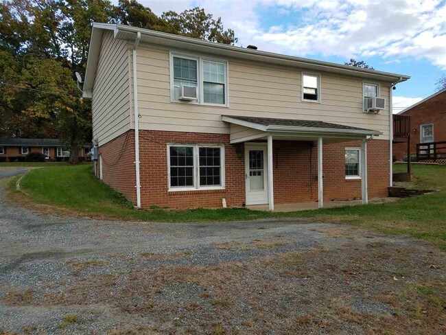 Building Photo - 38 Preddy Creek Rd