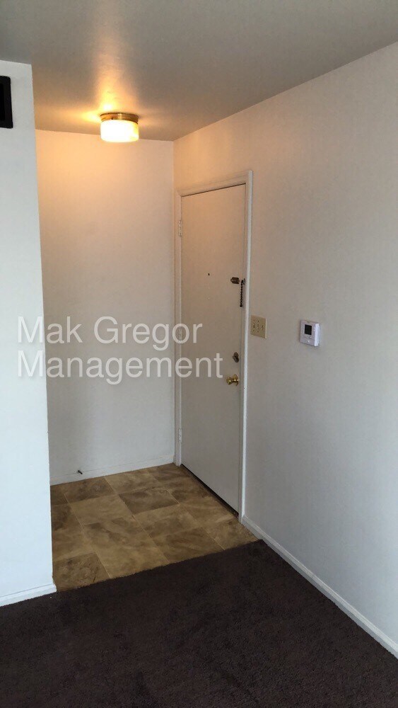 Foto del edificio - 3029 Idle Wilde Blvd