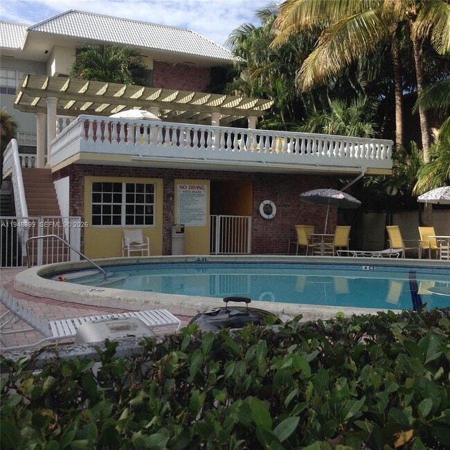 Foto del edificio - 2424 SE 17th St