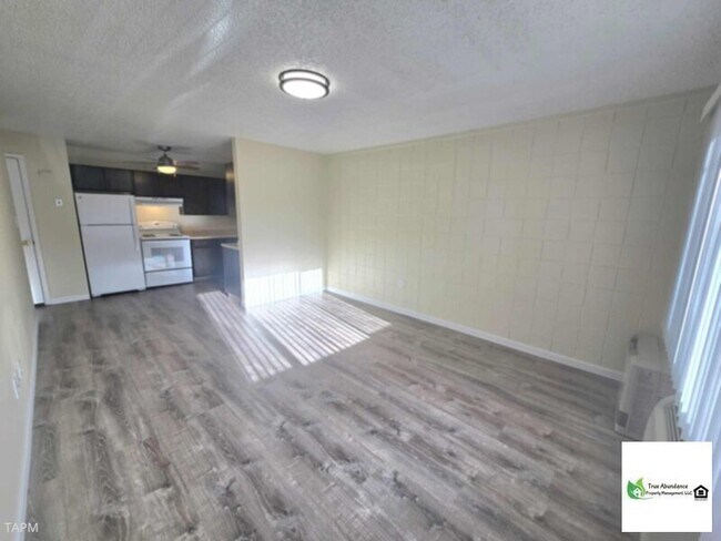 Foto del edificio - Cozy &amp; Stunning One Bedroom Apartment!