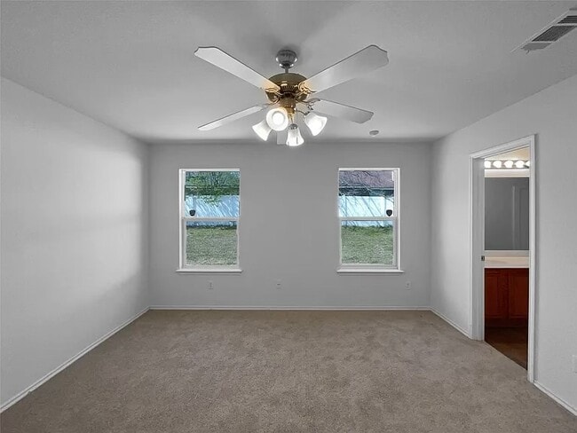 Foto del edificio - 3331 Light Pointe Dr