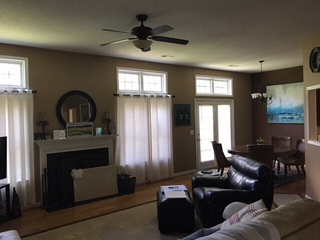 Foto del edificio - 8 Drakestone Ct