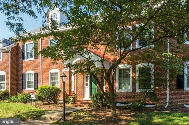 Foto del edificio - 3346 S Wakefield St