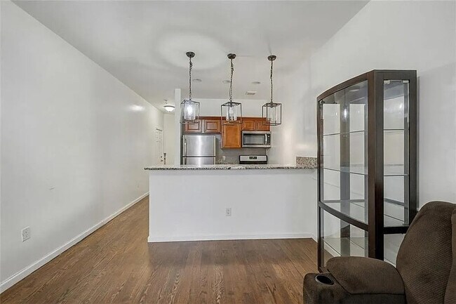 Foto del edificio - 364 Evergreen Ave