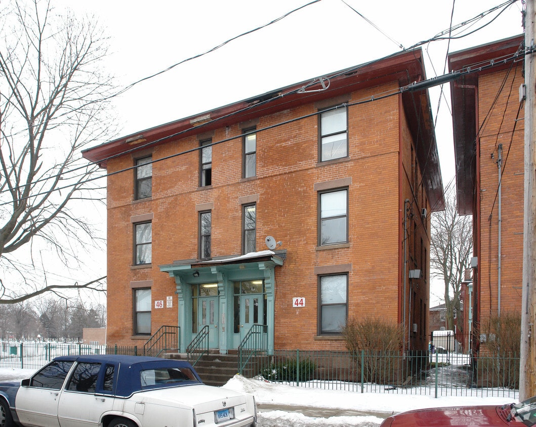 Building Photo - 44-46 Center St