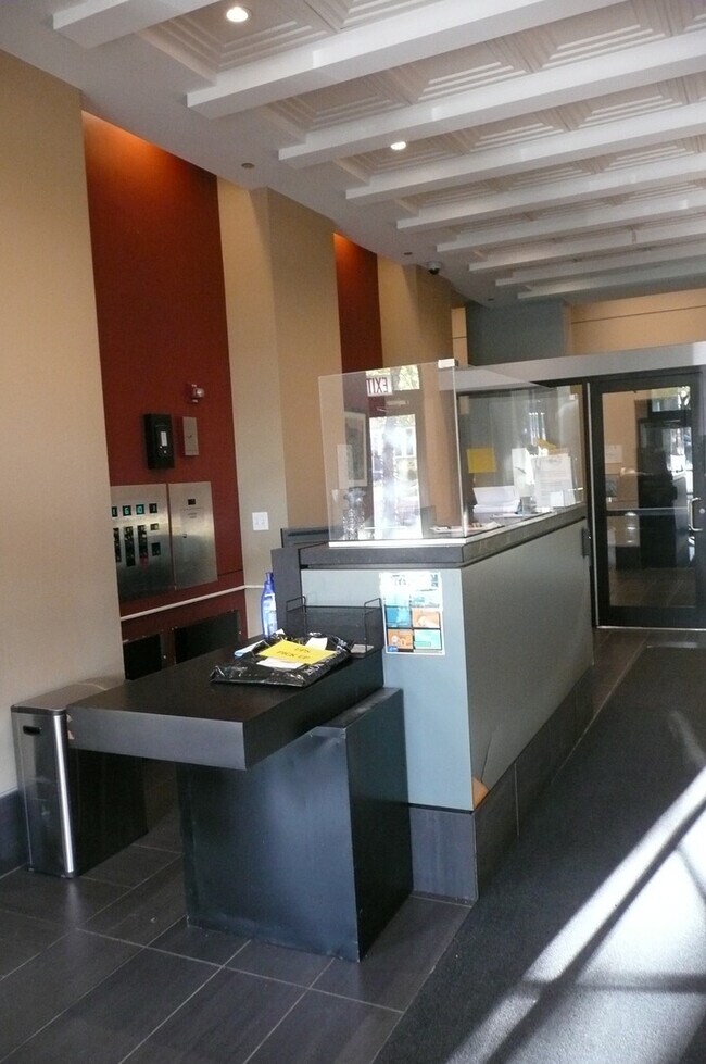 Foto del edificio - 1255 S State St