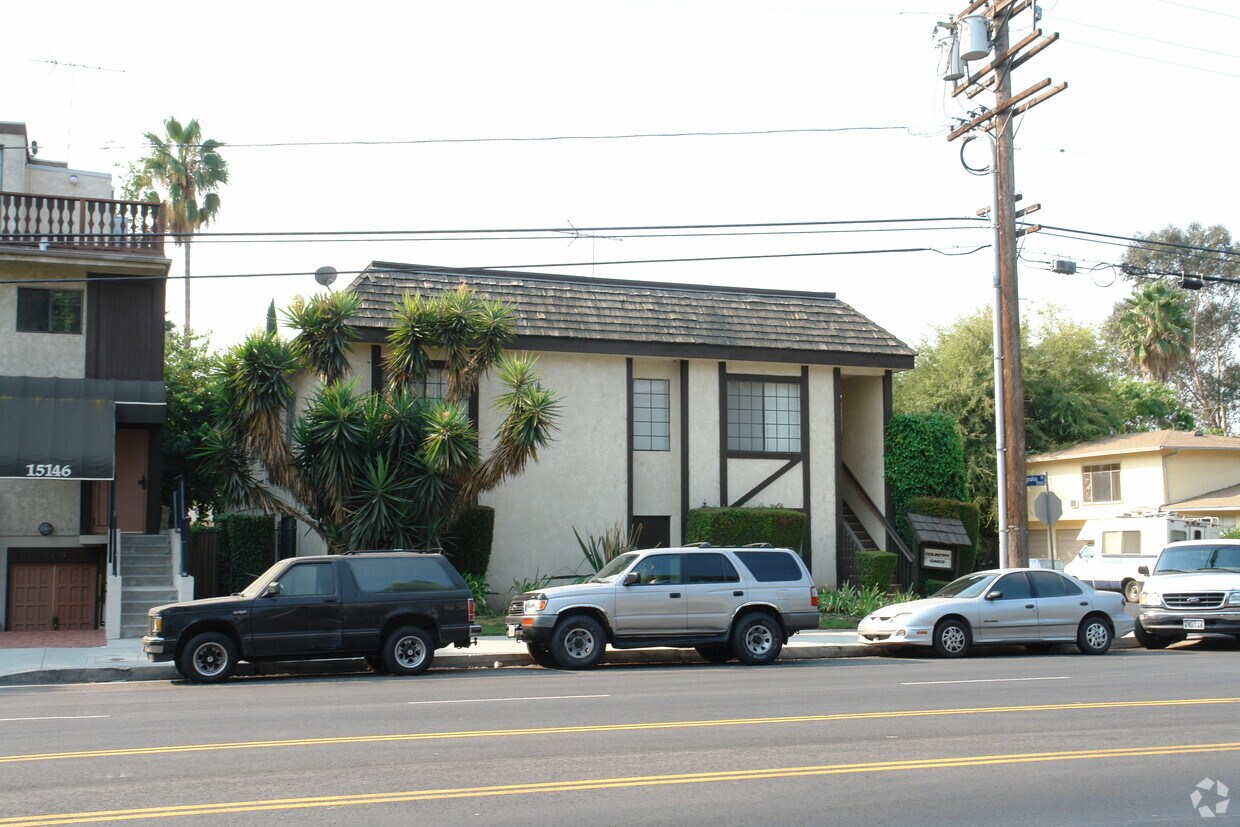Building Photo - 5170 Columbus Ave