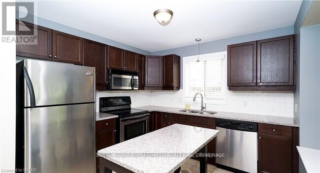Building Photo - 1708 Mickleborough Dr