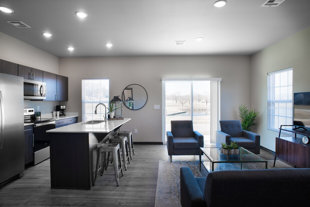 1103 Crosby Dr, Carthage, MO 64836 Townhome Rentals in Carthage MO