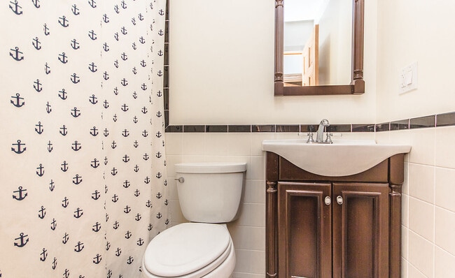 Building Photo - 113 Charles St